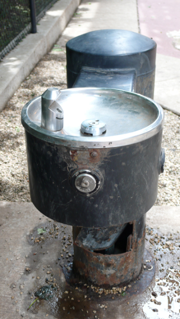 water_fountain_decay water_fountain_decay